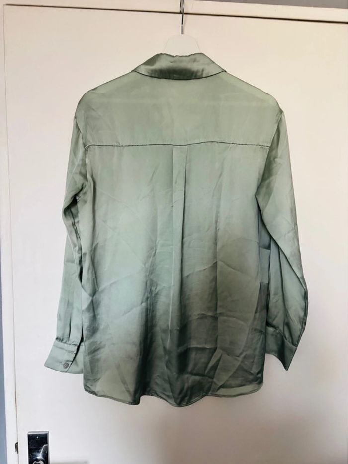 Chemise effet satin oversize vert clair Zara - photo numéro 4