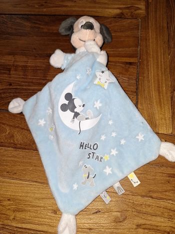 Doudou Mickey lumineux  et son mouchoir lune star étoile