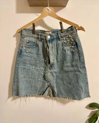 Mini jupe en jeans bleu perles Zara