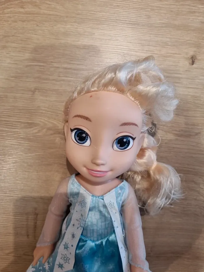 Poupee reine des neiges - photo numéro 2