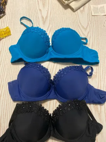 lot 3 soutien gorge push up bretelle amovible neuf 95b