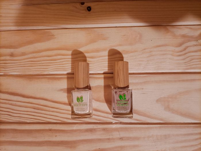 2 Vernis à Ongles Naturels MOTHER NAILTURE