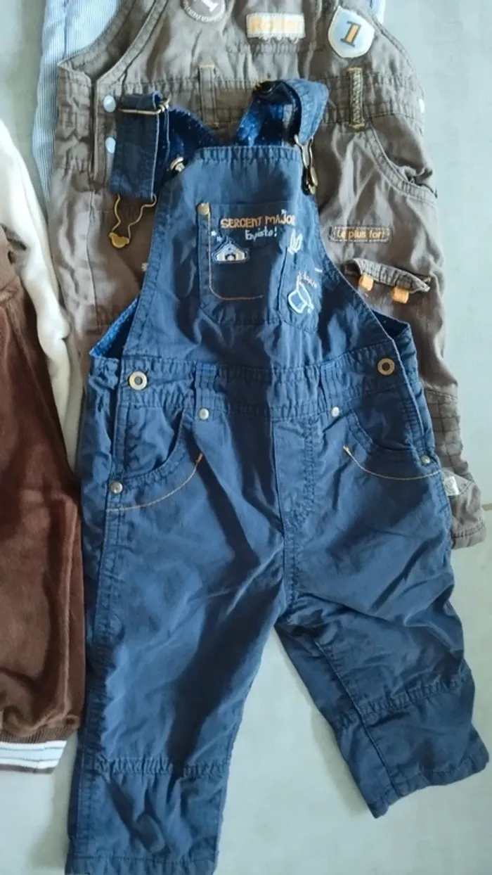 Lot de 11 vêtements garçon taille 12 mois - photo numéro 3