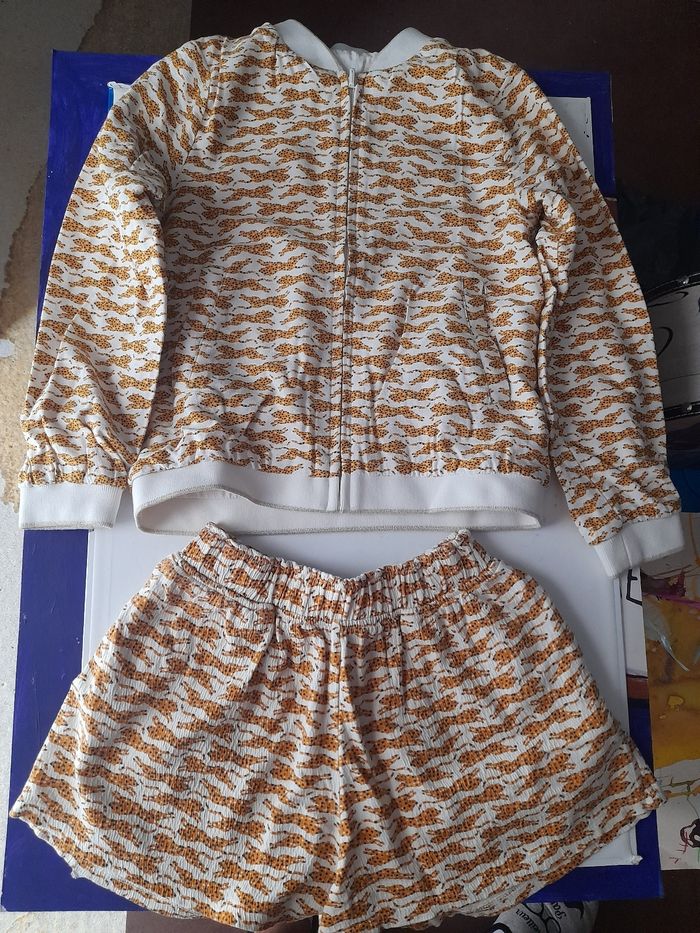 Très joli ensemble fille de chez okaidi en 8ans