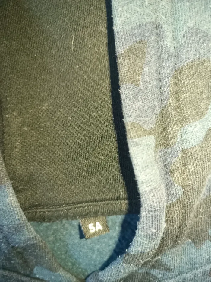 Sweat à capuche garçon 5 ans camouflage bleu H&M - photo numéro 3