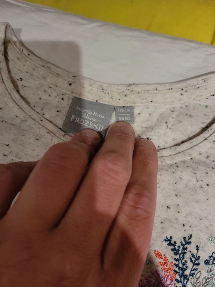 T shirt 6ans Disney frozen - photo numéro 4