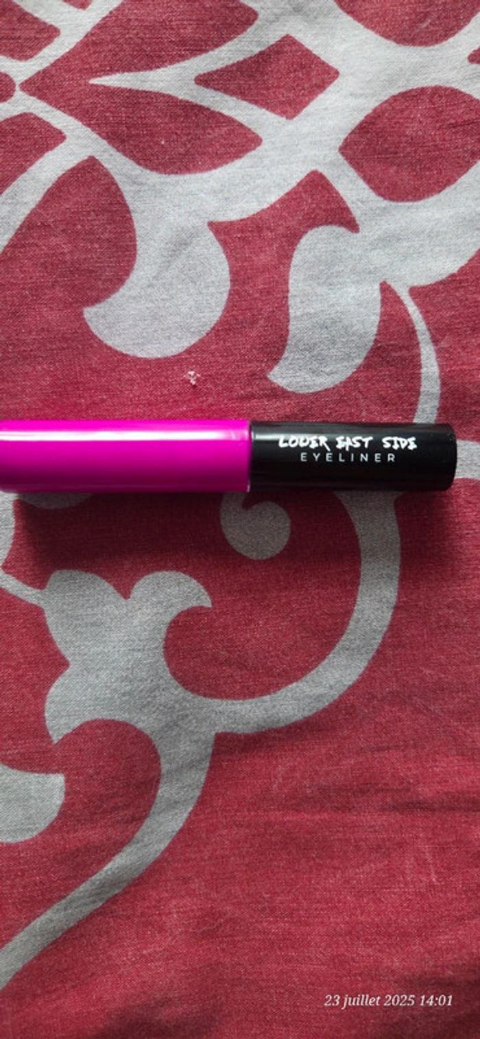 Eye-liner couleur purple sky LES