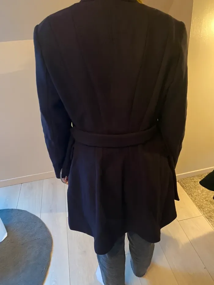 Magnifique manteau Zara Women bleu marine taille M neuf avec ceinture et poches en parfait état - photo numéro 3