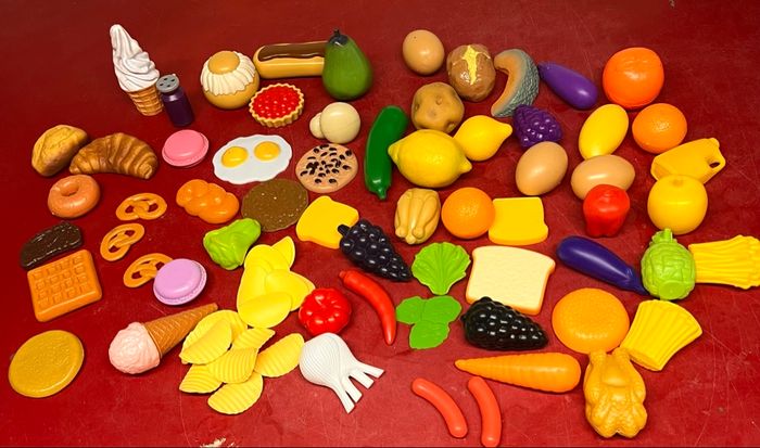 Vrac de fruits, légumes, pâtisseries