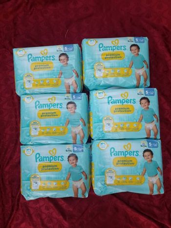 Lot de six paquets couches Pampers jetables premium protection T5 taille 5