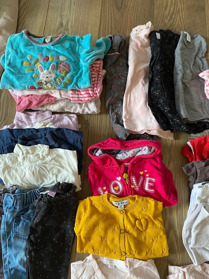 Lot 51 vêtements fille T6 mois