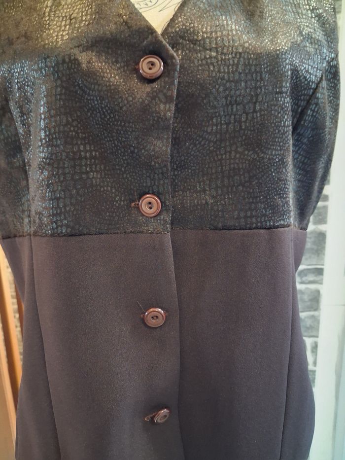 Gilet-boléro marron et imprimé reptile - photo numéro 3