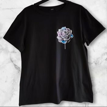 T-shirt noir motif rose & ailes d’ange