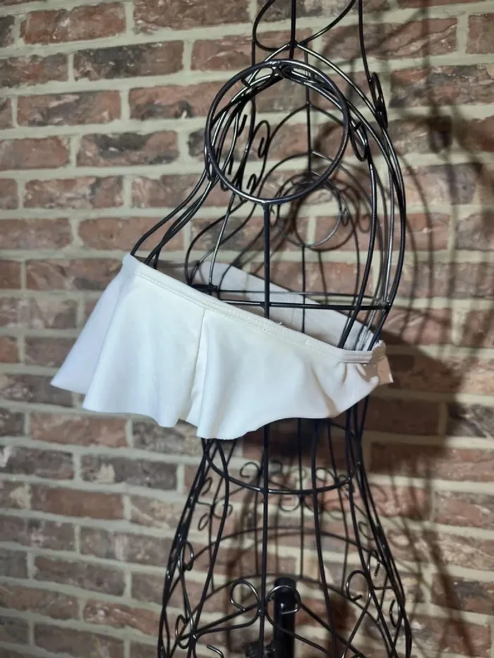 Haut Bikini blanc à volants Pull and Bear Taille M / 38 - photo numéro 6