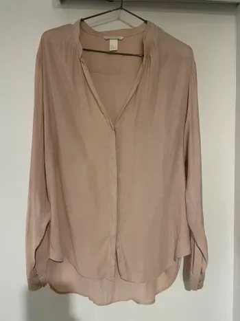 Jolie chemise H&M rose pale taille 40 -L très bon état