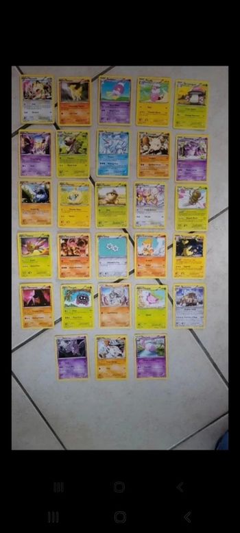 Lot de 28 cartes pokemon dont deux 150 pv