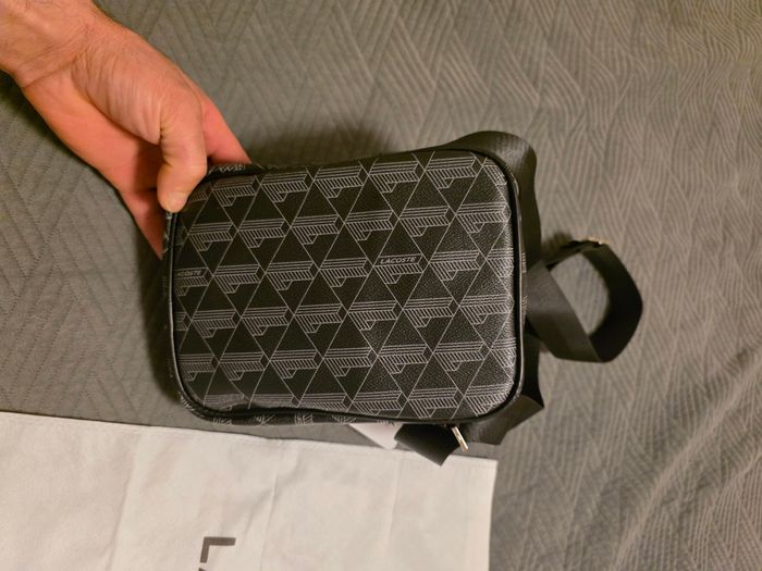 Sac à bandoulière Lacoste - photo numéro 4