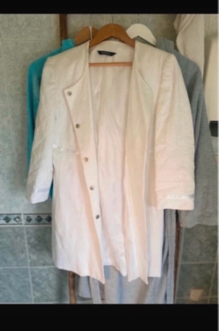Veste blanche - photo numéro 2