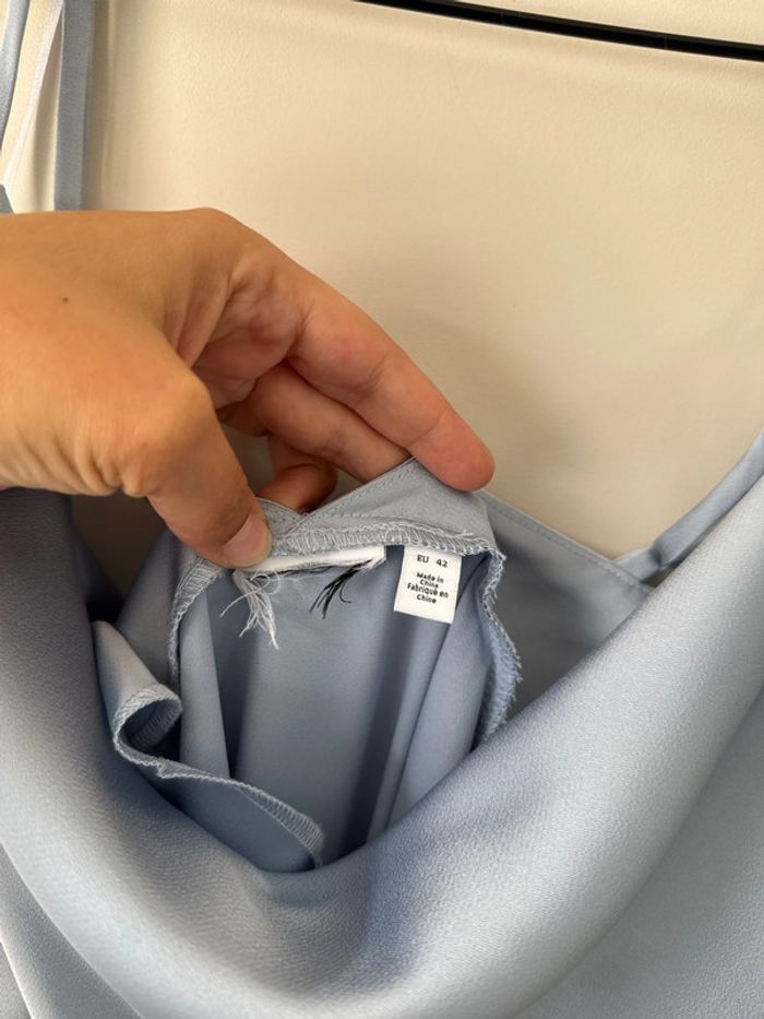 👗 VILA - Robe longue en satin à col bénitier - Bleu ciel- neuf sans étiquette - photo numéro 6