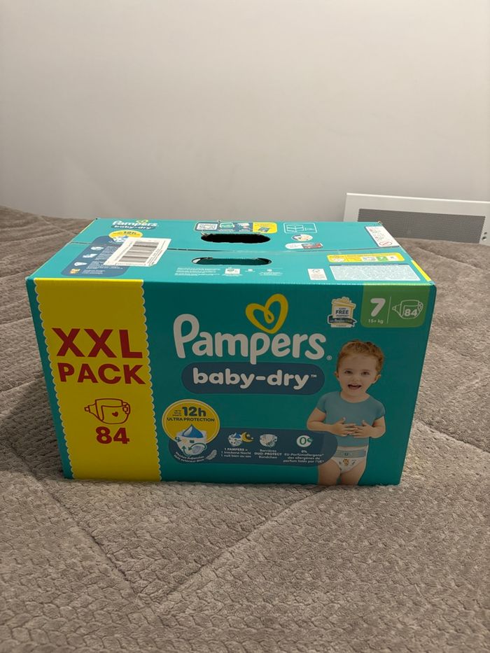 84 couches Pampers XXL baby dry taille 7