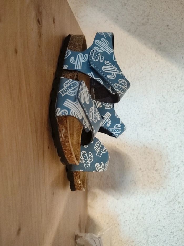 Sandales bleu motif cactus