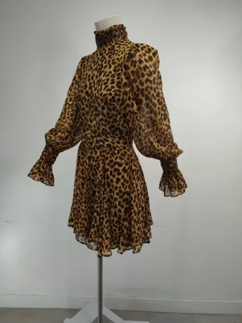 Robe Zara Léopard avec ceinture  XS Robe courte manches longues transparente print léopard A277