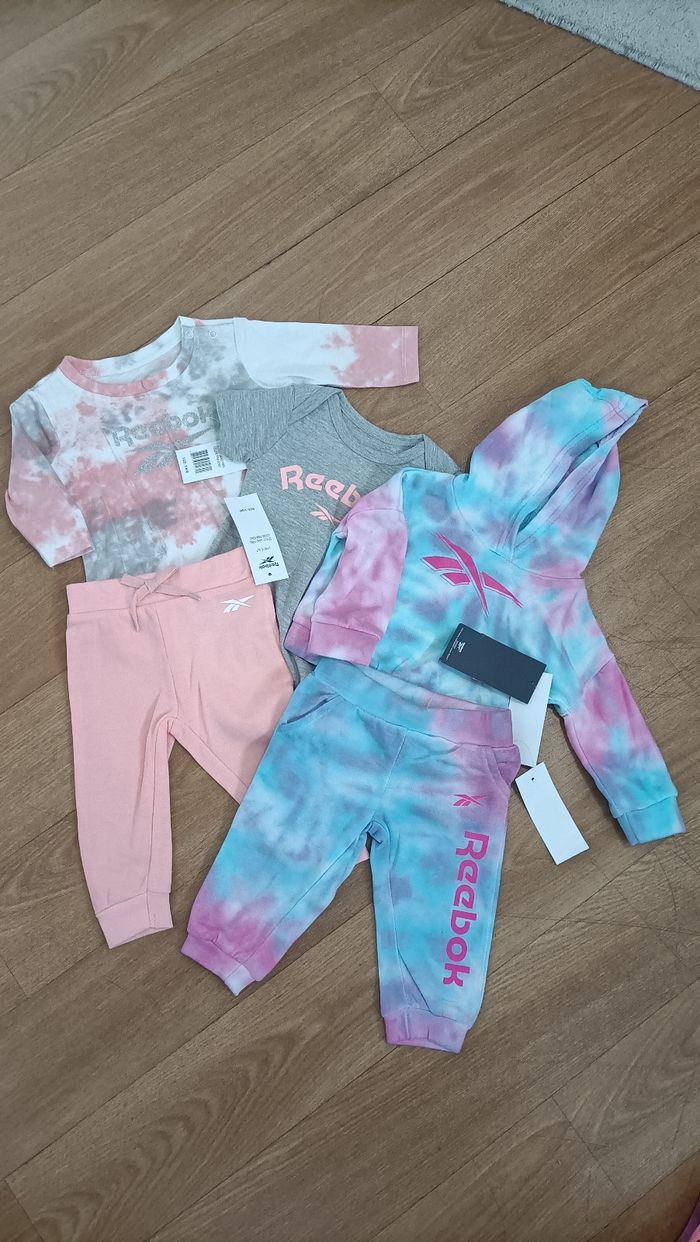 Ensemble jogging+ pull d'hiver bébé fille Reebok lot de deux ensembles  5 pièces - photo numéro 7