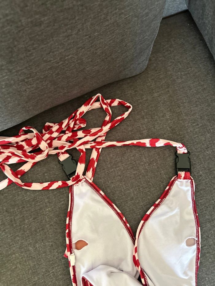Joli maillot de bain rouge rose - photo numéro 4