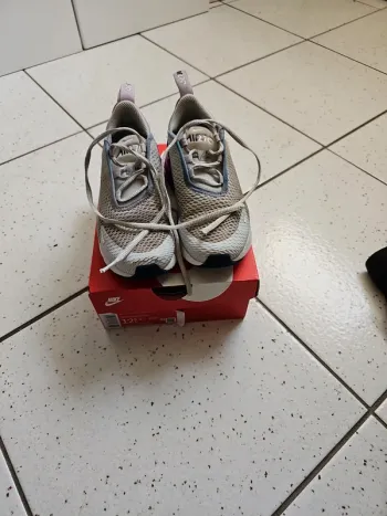 Nike air max 270 pointure 30