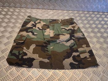 Jupe militaire camouflage mil-tec taille 40 neuf