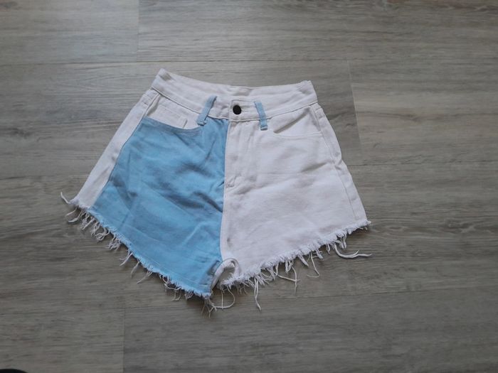 Short bicolore
