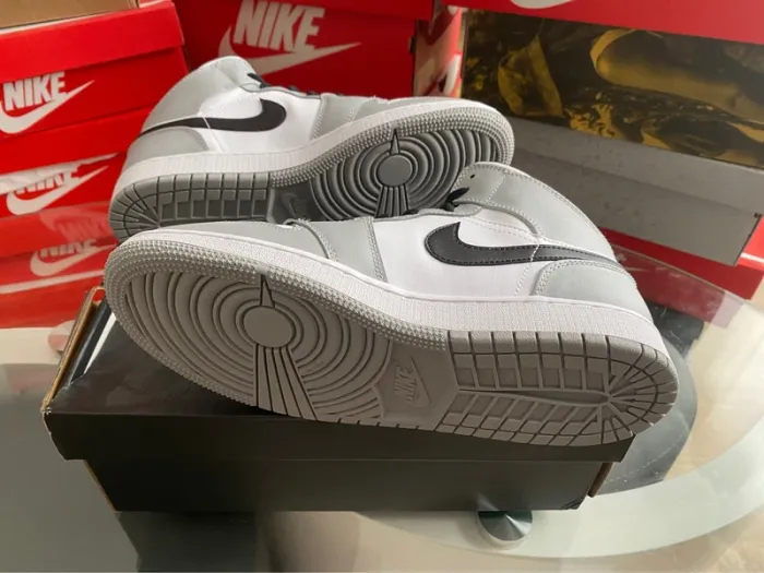 Jordan 1 mid smoke grey 2020 - photo numéro 9