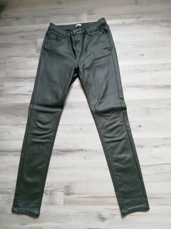 Pantalon vert pimkie huilé 