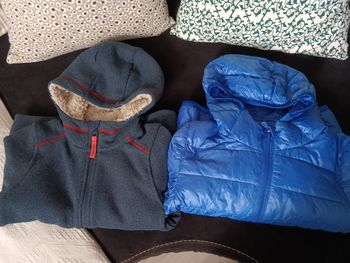 Une veste, un coupe vent