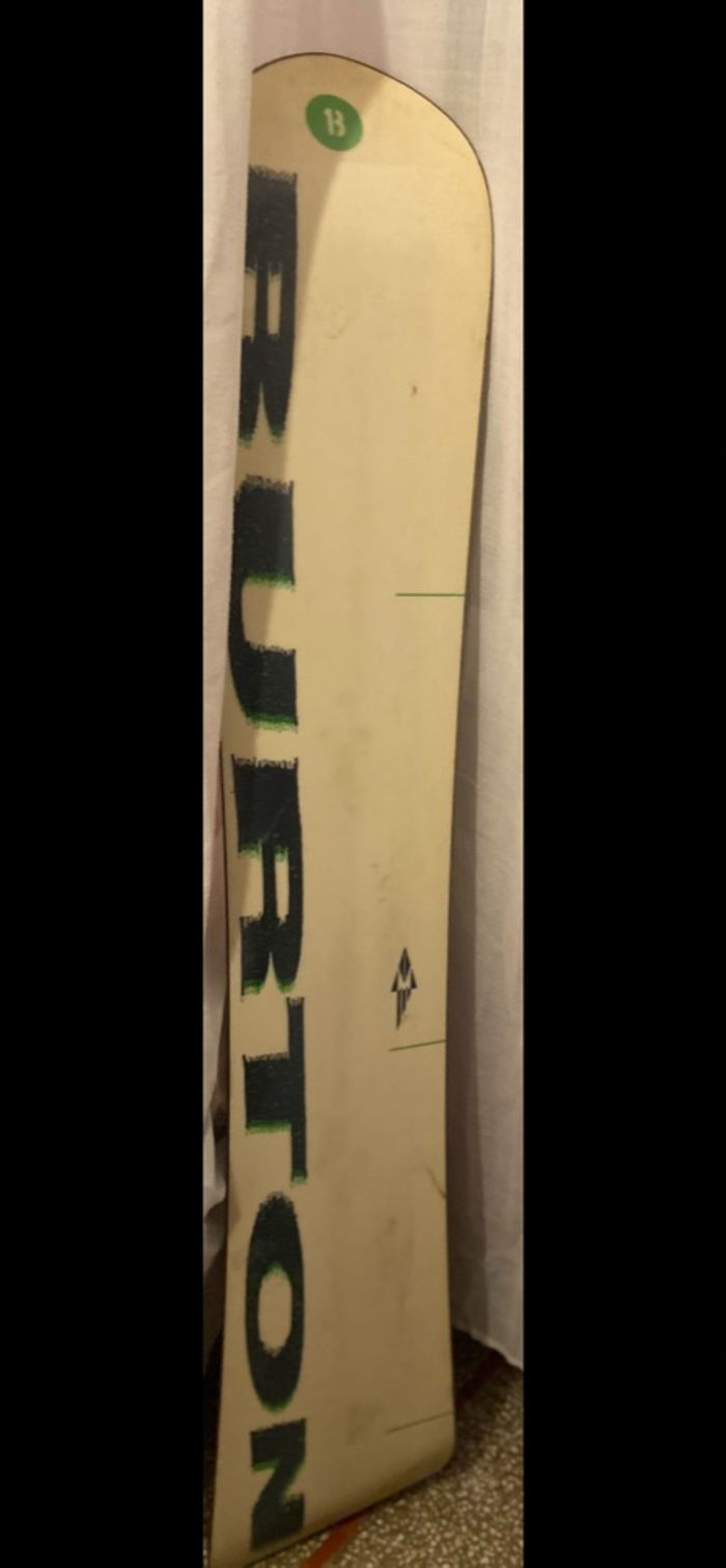 Snowboard BURTON noir brillant  BL 157 - descente, position goofy, fixations incluses - photo numéro 9