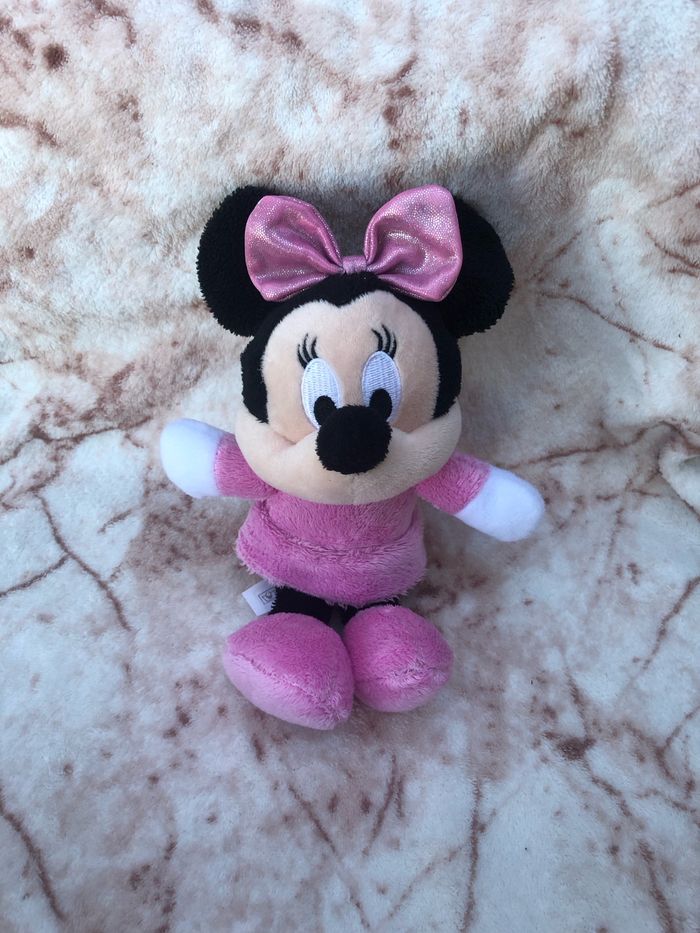Doudou peluche Minnie robe rose noeud rose paillettes Disney Nicotoy