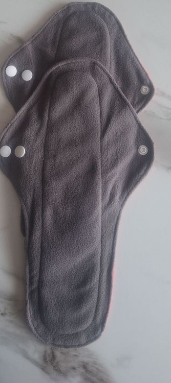 Serviette hygiénique lavable gris et rose lot de 2