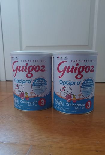 2 boîtes de lait Guigoz optipro 3