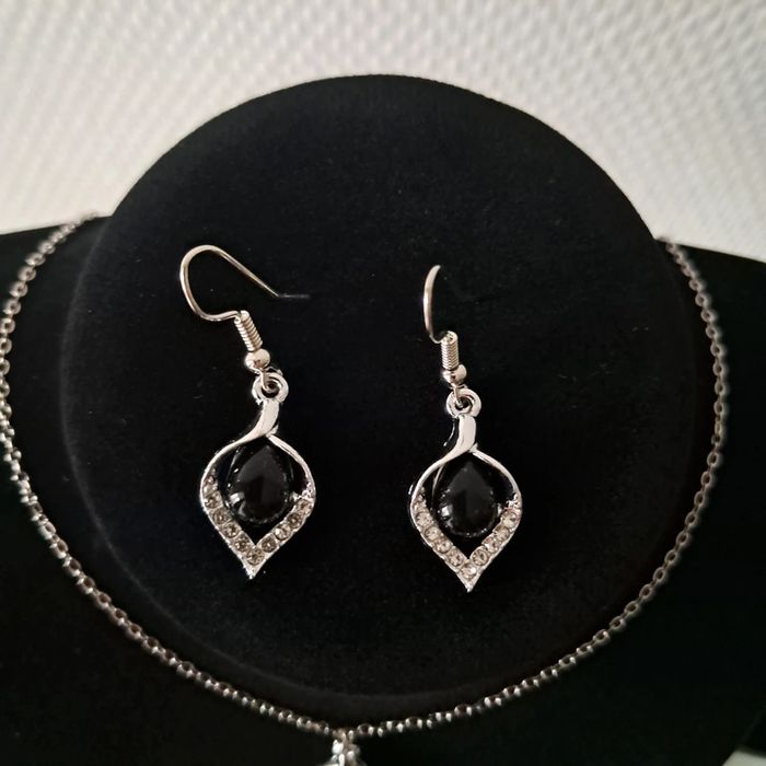 Parure argenté goute noir neuve - photo numéro 4