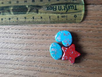 3 perles aspect pierre