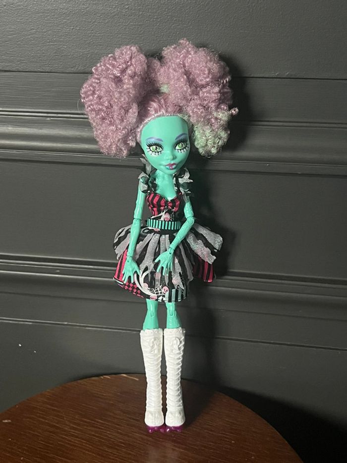 Monster high freak du chic honey swamp - photo numéro 3