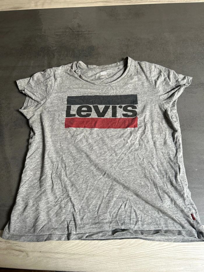 Tee shirt levi’s femme taille M