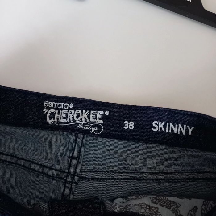 Jean skinny avec broderies - photo numéro 4
