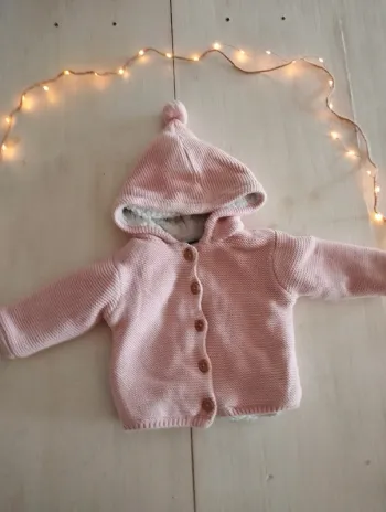 Gilet très épais doublé moumoute rose bébé 9 mois – Kiabi 💖