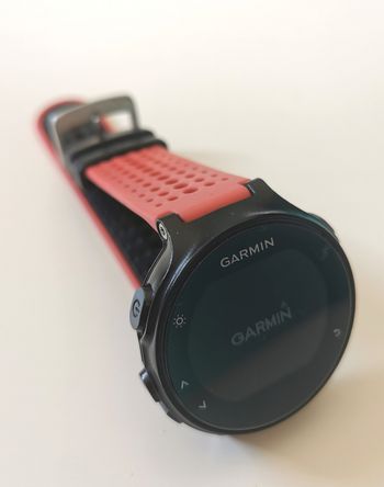 Montre Garmin forerunner 235