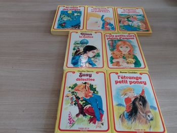 Lot de 7 livre "rouge et or Dauphine"(8)