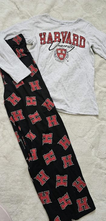 Pyjama enfant Harvard 10 ans – Comme neuf
