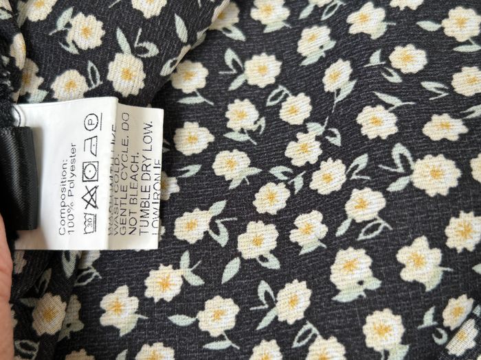 Robe noire à fleurs jaunes Shein Curve - Taille 2XL - photo numéro 5