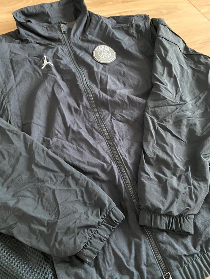 Magnifique veste Jordan PSG - photo numéro 2