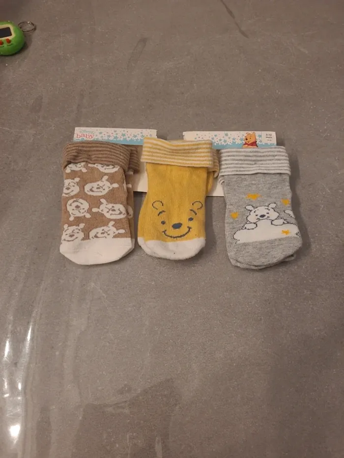 Lot chaussettes neuve Disney 15 - 18